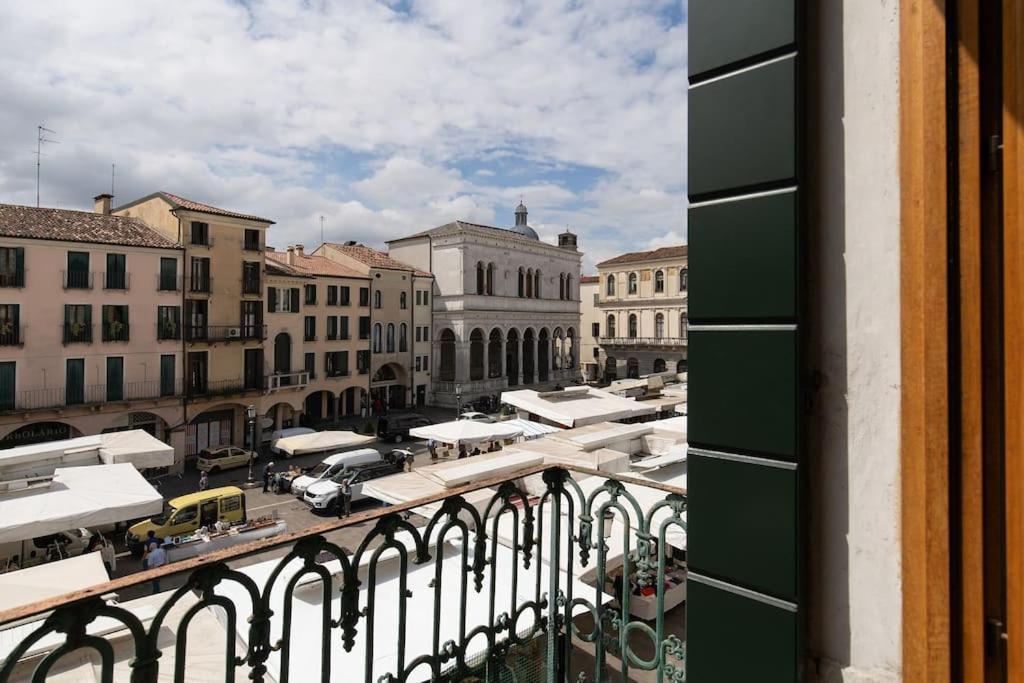 Enjoy Home - Appartamento Orologio, Piazza Dei Signori Padova Eksteriør billede
